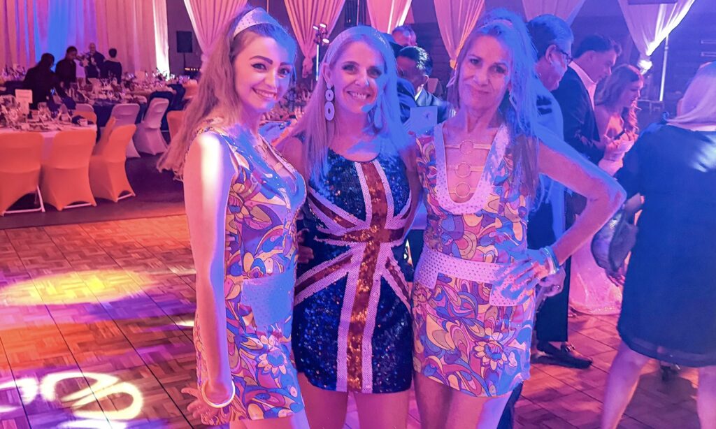 Gabriel's troupe: Heidi, April, & Tara